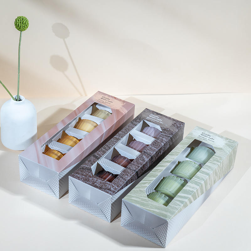 Sada 4 zvislých pruhovaných malých trpasličích sklenených pohárov na sviečky