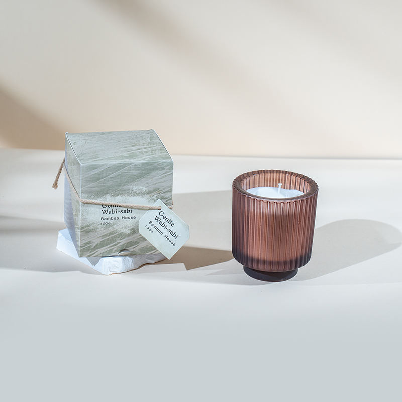 Okrúhly sklenený pohár na sviečku so zvislými pruhmi vonné sviečky-eko sviečka zo sójového vosku