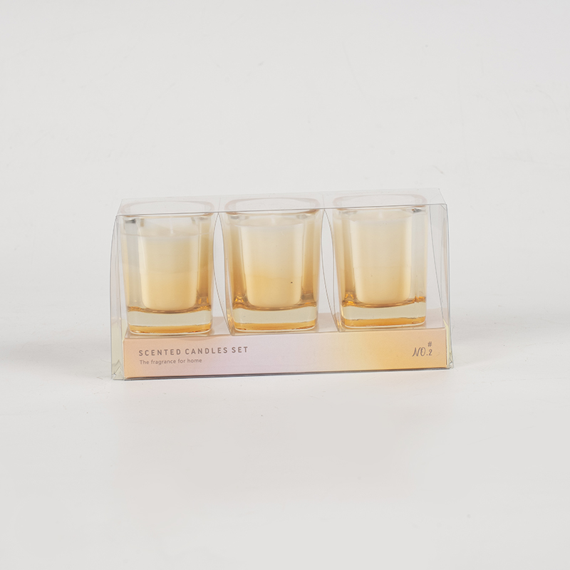 Sada 3 štvorcových sviečok s prechodovou farbou