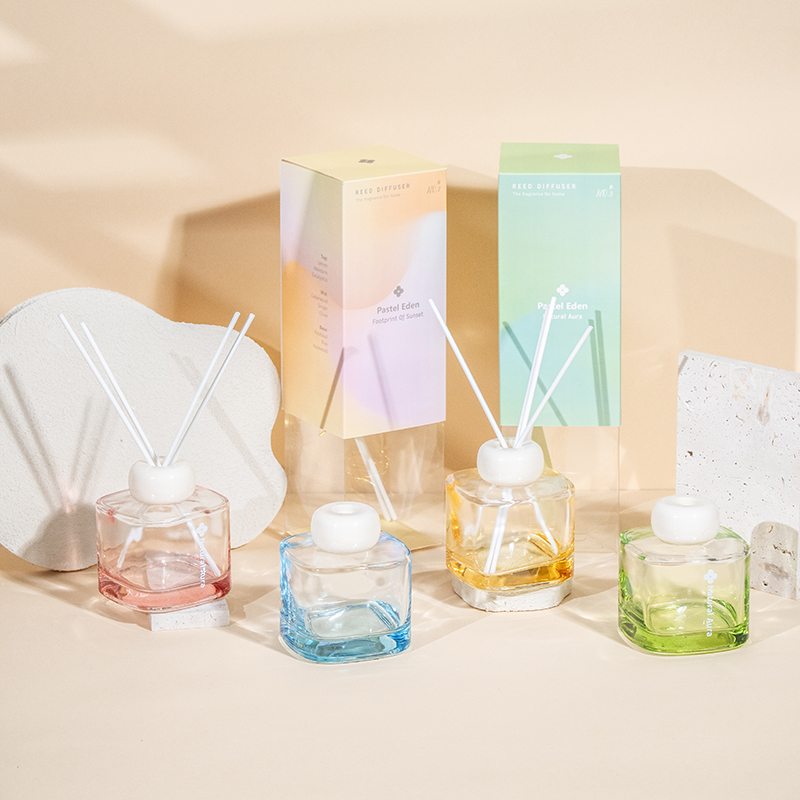 Štvorcová fľaša na parfumy z číreho skla trstinový difuzér-aroma difuzér továreň