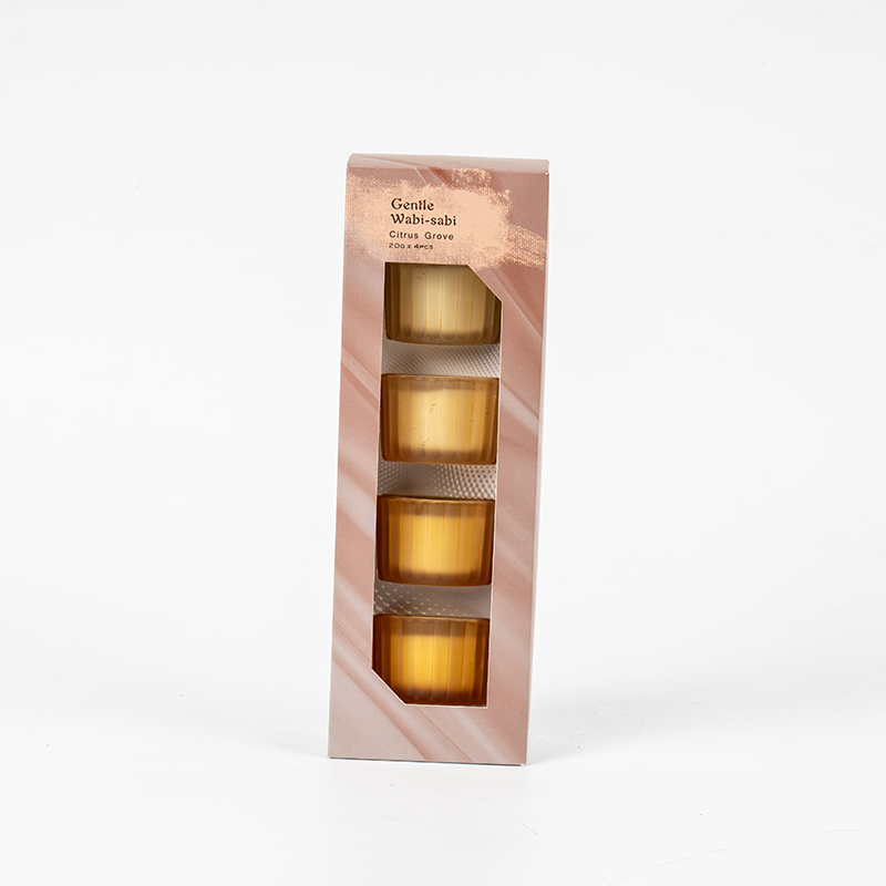 Sada 4 zvislých pruhovaných malých trpasličích sklenených pohárov na sviečky