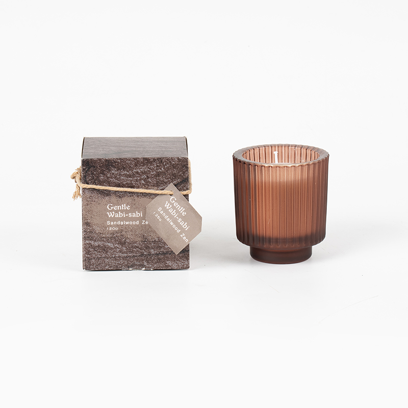 Okrúhly sklenený pohár na sviečku so zvislými pruhmi vonné sviečky-eko sviečka zo sójového vosku