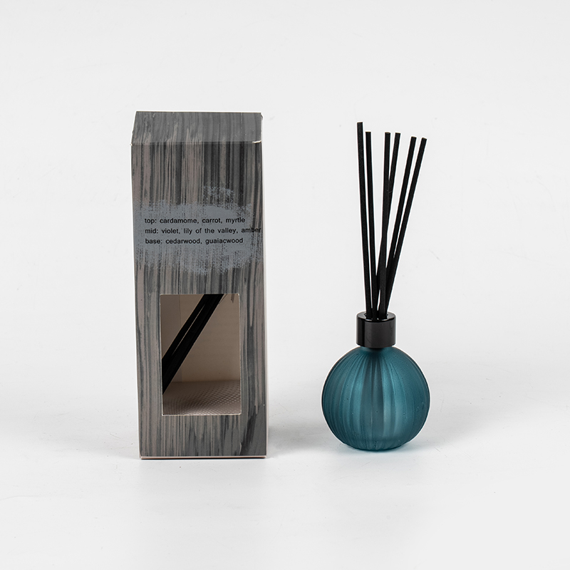 Malá sklenená žiarovka so zvislými pruhmi odparovacia fľaša trstinový difuzér-domáca vôňa trstinový difuzér