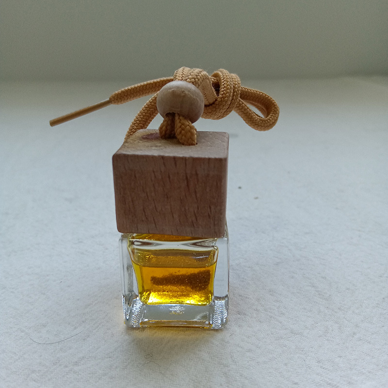 Štvorcový osviežovač vzduchu do auta difuzér závesný/osviežovač do autofľaše/difuzér na parfumy do auta