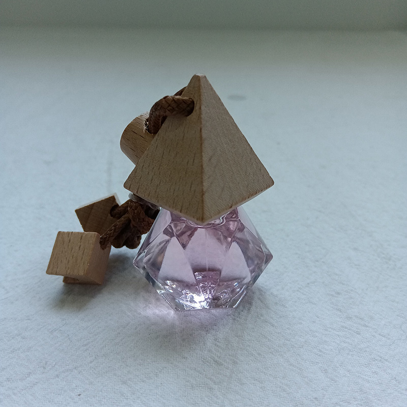 Trojuholníkový kosoštvorcový závesný osviežovač vzduchu do auta/osviežovač vzduchu do auta/aromatický závesný osviežovač vzduchu do auta/závesný parfum do auta